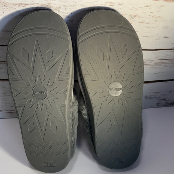 Snuggs Shitzu Dog Print Fluffy Gray Slippers New No Tags - Picture 7 of 8